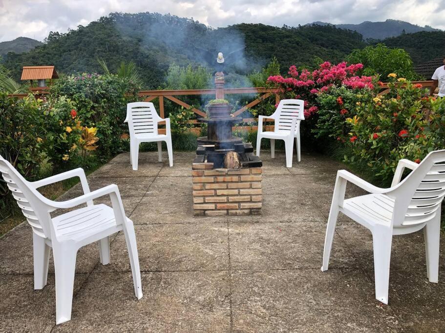 Villa Casa Nas Montanhas Em Domingos Martins Exterior foto